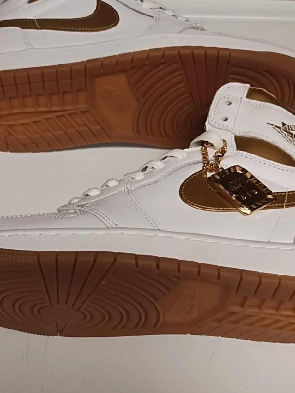 Jordan 1 Retro OG High| Size 11.5 (Women)/ 10 (Men) | Metallic Gold, White